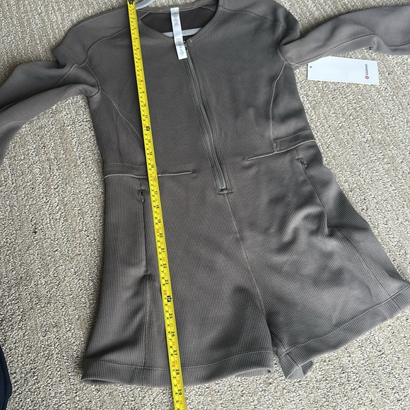 53. NWT Lululemon Ribbed Softstreme Long-Sleeve Romper Nomad Size 0 RARE - Picture 15 of 15